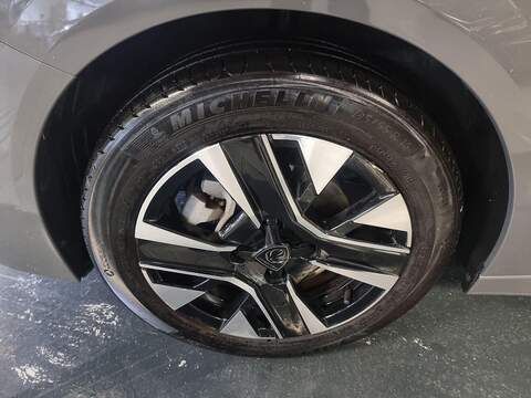 Peugeot 208 1.2 HYBRID Allure Hatchback 5dr Petrol Hybrid e-DSC6 Euro 6 (s/s) (100 ps) - U94