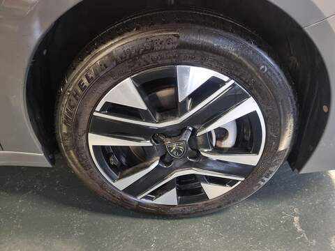 Peugeot 208 1.2 HYBRID Allure Hatchback 5dr Petrol Hybrid e-DSC6 Euro 6 (s/s) (100 ps) - U94