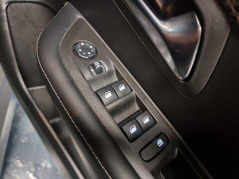 Peugeot 208 1.2 HYBRID Allure Hatchback 5dr Petrol Hybrid e-DSC6 Euro 6 (s/s) (100 ps) - U94