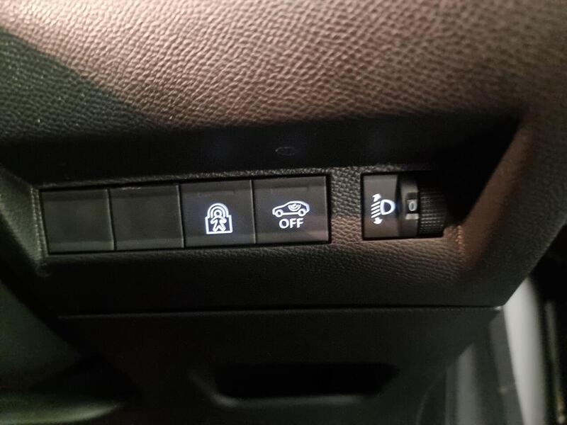 Peugeot 208 1.2 HYBRID Allure Hatchback 5dr Petrol Hybrid e-DSC6 Euro 6 (s/s) (100 ps) - U94