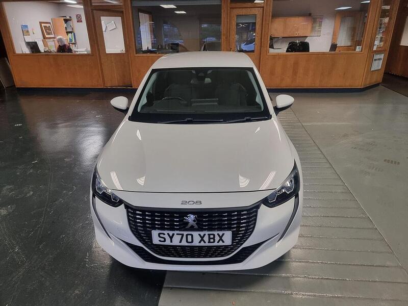 Peugeot 208 1.2 PureTech Allure Premium Hatchback 5dr Petrol Manual Euro 6 (s/s) (100 ps) - U96