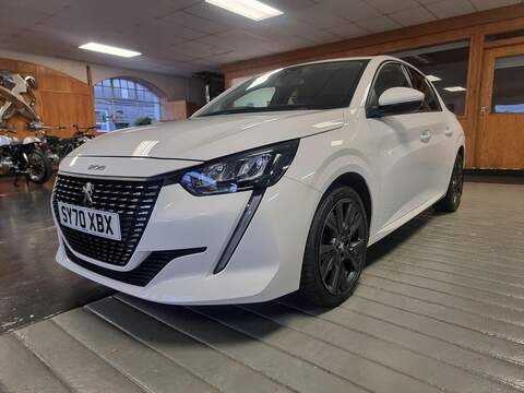Peugeot 208 1.2 PureTech Allure Premium Hatchback 5dr Petrol Manual Euro 6 (s/s) (100 ps) - U96