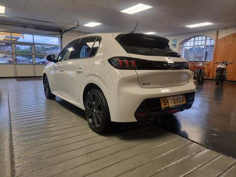 Peugeot 208 1.2 PureTech Allure Premium Hatchback 5dr Petrol Manual Euro 6 (s/s) (100 ps) - U96