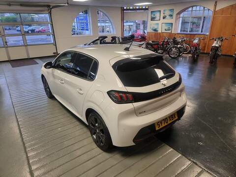 Peugeot 208 1.2 PureTech Allure Premium Hatchback 5dr Petrol Manual Euro 6 (s/s) (100 ps) - U96