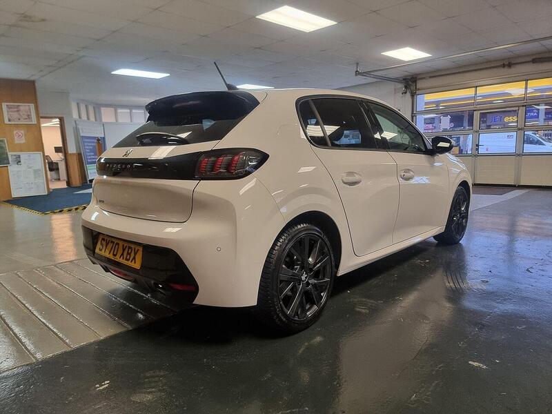Peugeot 208 1.2 PureTech Allure Premium Hatchback 5dr Petrol Manual Euro 6 (s/s) (100 ps) - U96