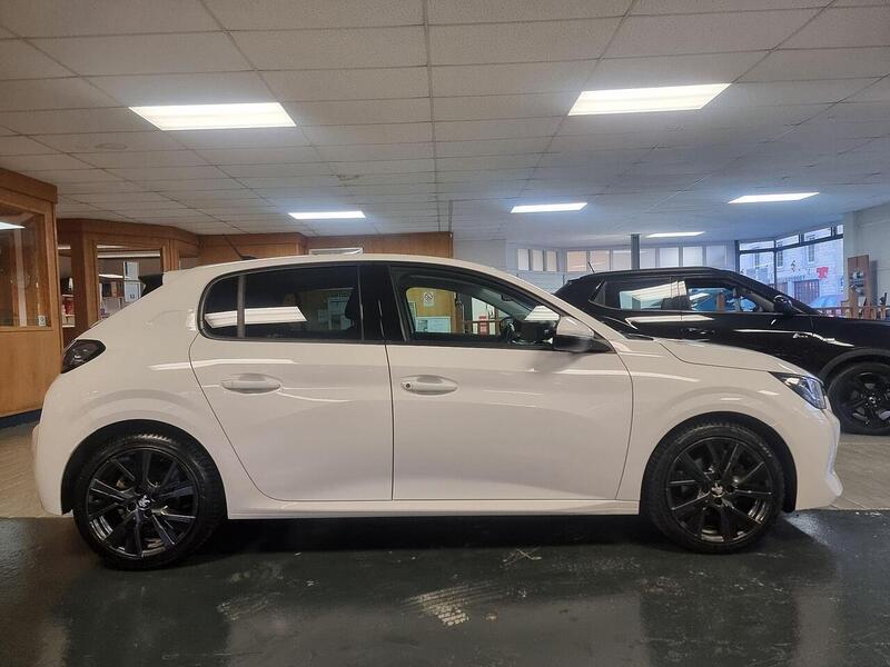 Peugeot 208 1.2 PureTech Allure Premium Hatchback 5dr Petrol Manual Euro 6 (s/s) (100 ps) - U96
