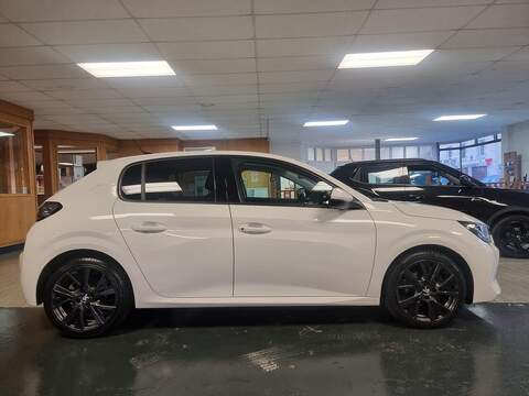 Peugeot 208 1.2 PureTech Allure Premium Hatchback 5dr Petrol Manual Euro 6 (s/s) (100 ps) - U96