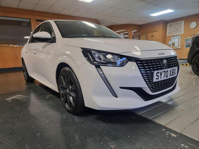 Peugeot 208 1.2 PureTech Allure Premium Hatchback 5dr Petrol Manual Euro 6 (s/s) (100 ps) - U96