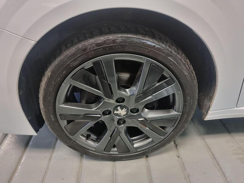 Peugeot 208 1.2 PureTech Allure Premium Hatchback 5dr Petrol Manual Euro 6 (s/s) (100 ps) - U96