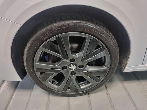 Peugeot 208 1.2 PureTech Allure Premium Hatchback 5dr Petrol Manual Euro 6 (s/s) (100 ps) - U96