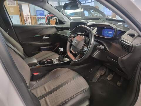 Peugeot 208 1.2 PureTech Allure Premium Hatchback 5dr Petrol Manual Euro 6 (s/s) (100 ps) - U96