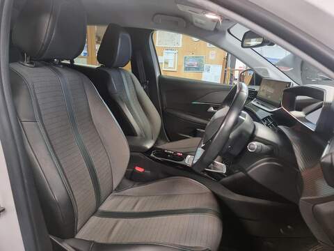 Peugeot 208 1.2 PureTech Allure Premium Hatchback 5dr Petrol Manual Euro 6 (s/s) (100 ps) - U96