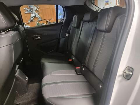 Peugeot 208 1.2 PureTech Allure Premium Hatchback 5dr Petrol Manual Euro 6 (s/s) (100 ps) - U96