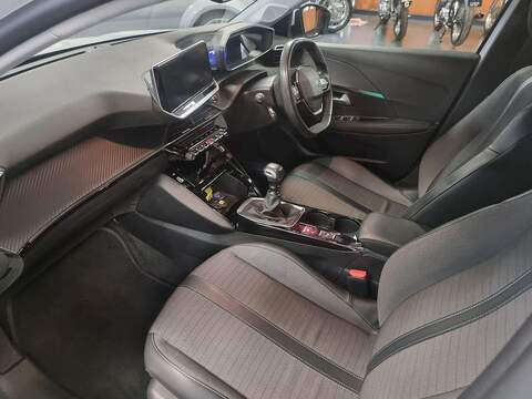 Peugeot 208 1.2 PureTech Allure Premium Hatchback 5dr Petrol Manual Euro 6 (s/s) (100 ps) - U96