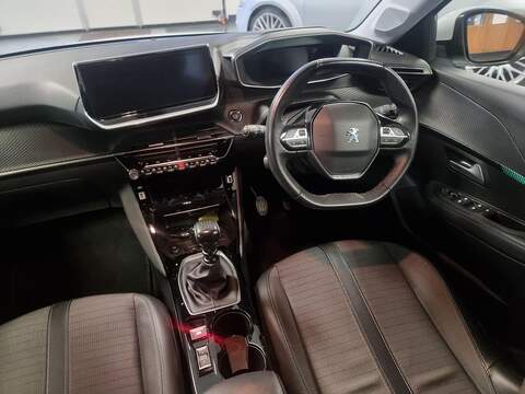Peugeot 208 1.2 PureTech Allure Premium Hatchback 5dr Petrol Manual Euro 6 (s/s) (100 ps) - U96