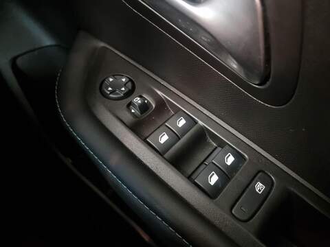 Peugeot 208 1.2 PureTech Allure Premium Hatchback 5dr Petrol Manual Euro 6 (s/s) (100 ps) - U96