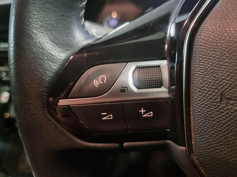 Peugeot 208 1.2 PureTech Allure Premium Hatchback 5dr Petrol Manual Euro 6 (s/s) (100 ps) - U96