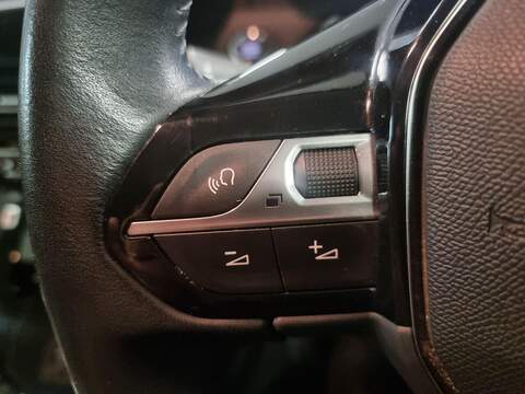 Peugeot 208 1.2 PureTech Allure Premium Hatchback 5dr Petrol Manual Euro 6 (s/s) (100 ps) - U96