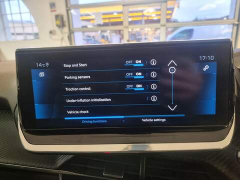 Peugeot 208 1.2 PureTech Allure Premium Hatchback 5dr Petrol Manual Euro 6 (s/s) (100 ps) - U96