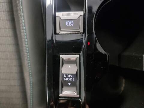 Peugeot 208 1.2 PureTech Allure Premium Hatchback 5dr Petrol Manual Euro 6 (s/s) (100 ps) - U96