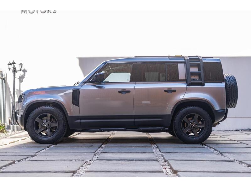 Land Rover Defender 110 Defender 110 2.0 SD4 SE Auto 4WD Euro 6 (s/s) 5dr - U10