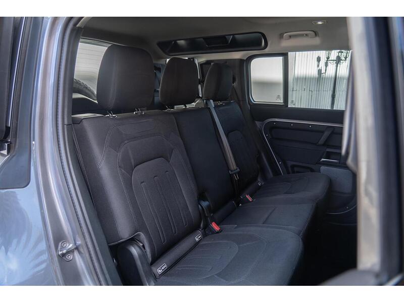 Land Rover Defender 110 Defender 110 2.0 SD4 SE Auto 4WD Euro 6 (s/s) 5dr - U10