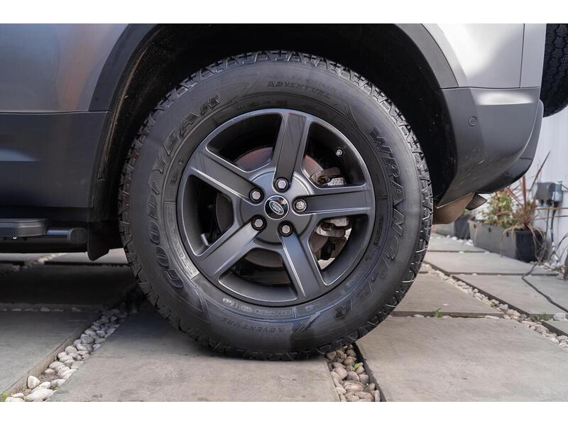 Land Rover Defender 110 Defender 110 2.0 SD4 SE Auto 4WD Euro 6 (s/s) 5dr - U10