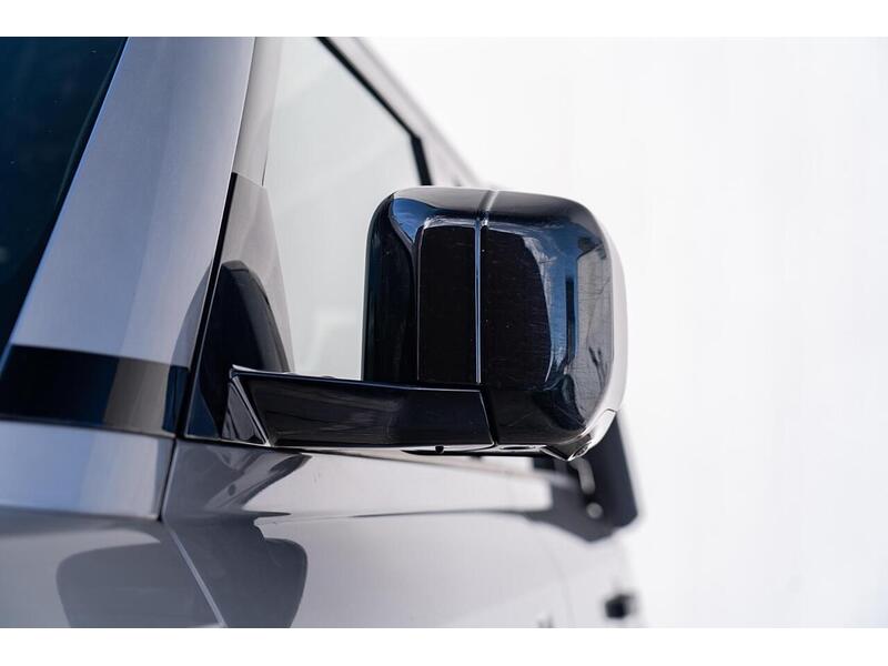 Land Rover Defender 110 Defender 110 2.0 SD4 SE Auto 4WD Euro 6 (s/s) 5dr - U10