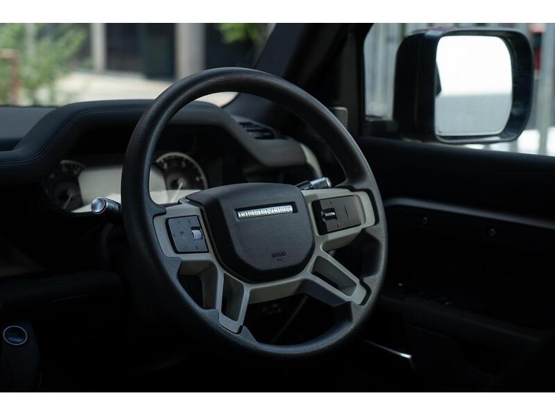 Land Rover Defender 110 Defender 110 2.0 SD4 SE Auto 4WD Euro 6 (s/s) 5dr - U10