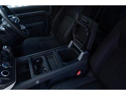 Land Rover Defender 110 Defender 110 2.0 SD4 SE Auto 4WD Euro 6 (s/s) 5dr - U10