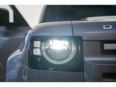 Land Rover Defender 110 Defender 110 2.0 SD4 SE Auto 4WD Euro 6 (s/s) 5dr - U10