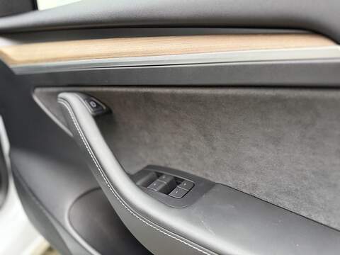 Tesla Model 3 (Dual Motor) Long Range Saloon 4dr Electric Auto 4WDE (346 ps) - U113