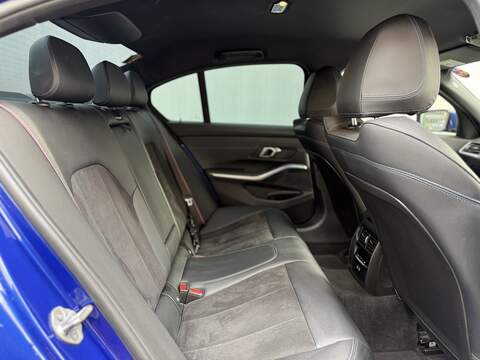 BMW 3 Series 2.0 320i M Sport Saloon 4dr Petrol Auto Euro 6 (s/s) (184 ps) - U117