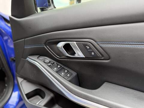 BMW 3 Series 2.0 320i M Sport Saloon 4dr Petrol Auto Euro 6 (s/s) (184 ps) - U117