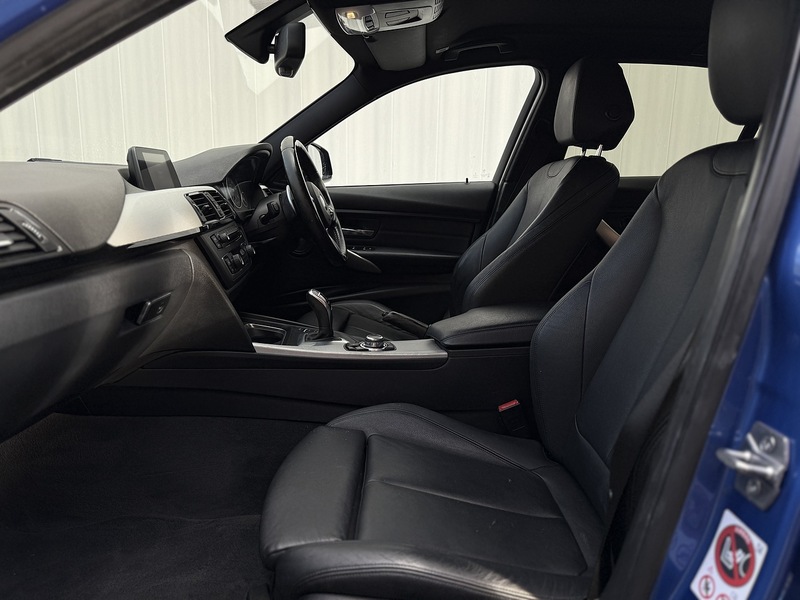BMW 3 Series 2.0 320d M Sport Saloon 4dr Diesel Auto xDrive Euro 5 (s/s) (184 ps) - U122