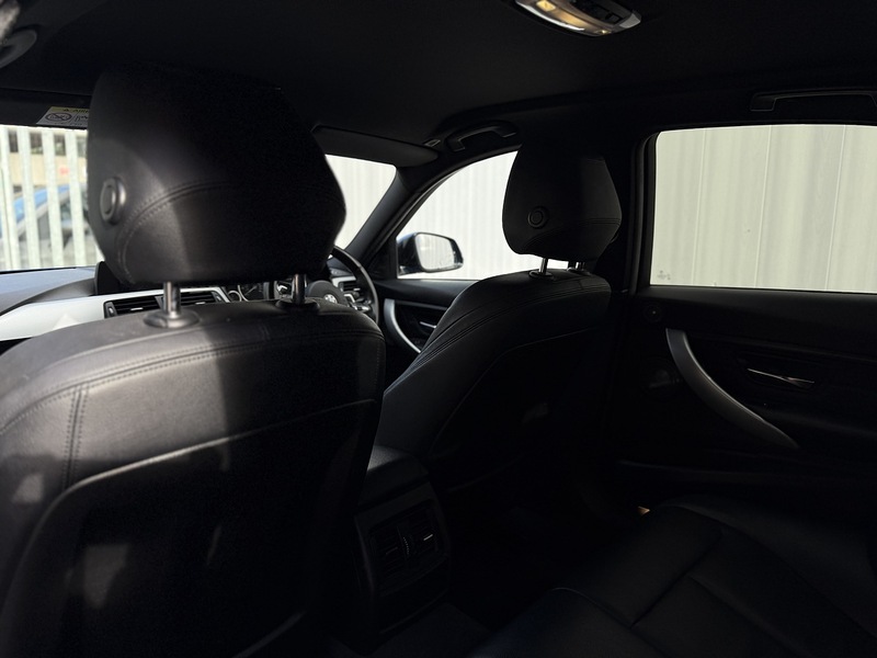 BMW 3 Series 2.0 320d M Sport Saloon 4dr Diesel Auto xDrive Euro 5 (s/s) (184 ps) - U122