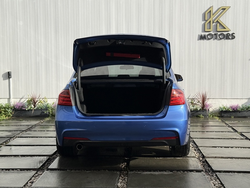 BMW 3 Series 2.0 320d M Sport Saloon 4dr Diesel Auto xDrive Euro 5 (s/s) (184 ps) - U122