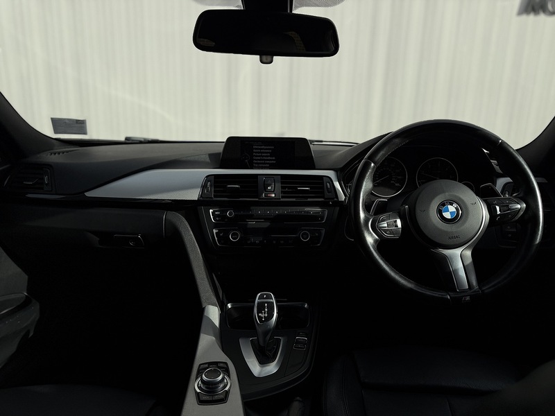 BMW 3 Series 2.0 320d M Sport Saloon 4dr Diesel Auto xDrive Euro 5 (s/s) (184 ps) - U122