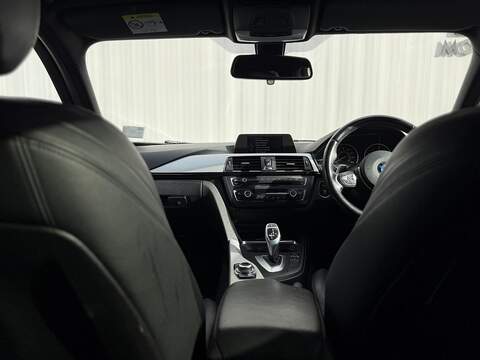 BMW 3 Series 2.0 320d M Sport Saloon 4dr Diesel Auto xDrive Euro 5 (s/s) (184 ps) - U122