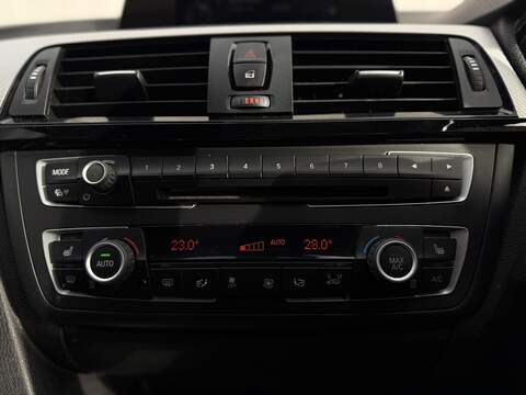 BMW 3 Series 2.0 320d M Sport Saloon 4dr Diesel Auto xDrive Euro 5 (s/s) (184 ps) - U122