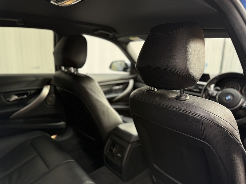 BMW 3 Series 2.0 320d M Sport Saloon 4dr Diesel Auto xDrive Euro 5 (s/s) (184 ps) - U122