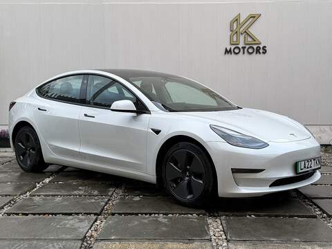 Tesla Model 3 2.0 TFSI Executive S line Saloon 4dr Petrol S Tronic quattro Euro 5 (211 ps)