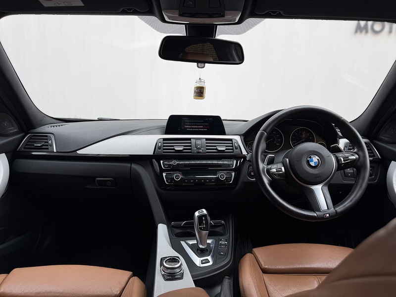 BMW 3 Series 330e M Sport - U128