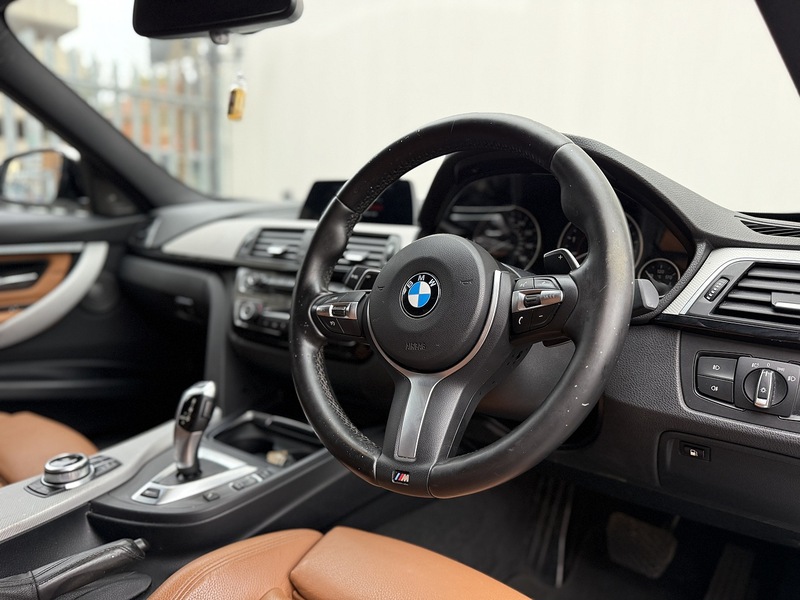 BMW 3 Series 330e M Sport - U128