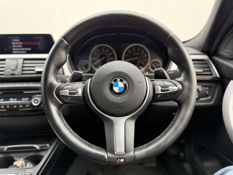 BMW 3 Series 330e M Sport - U128