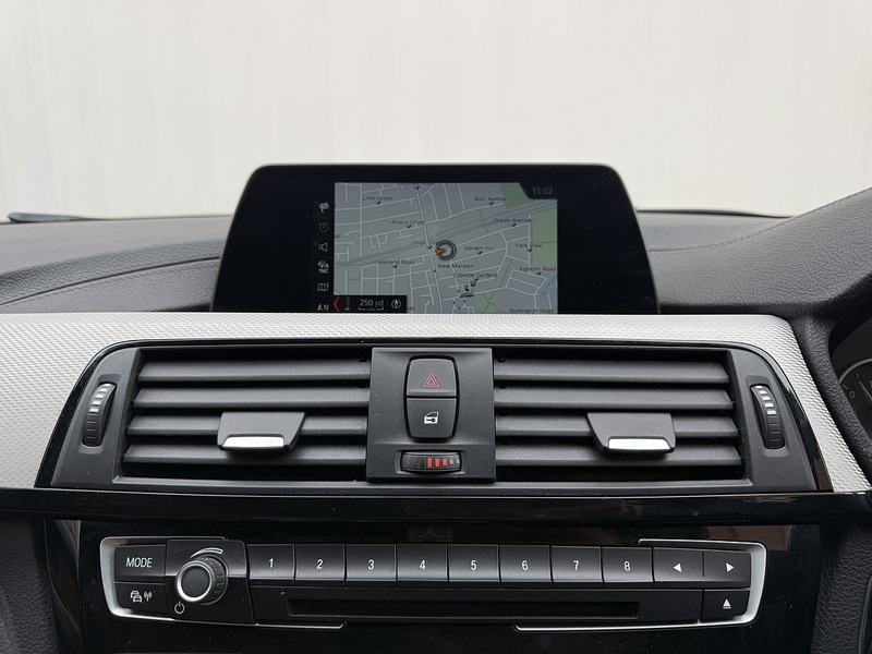 BMW 3 Series 330e M Sport - U128