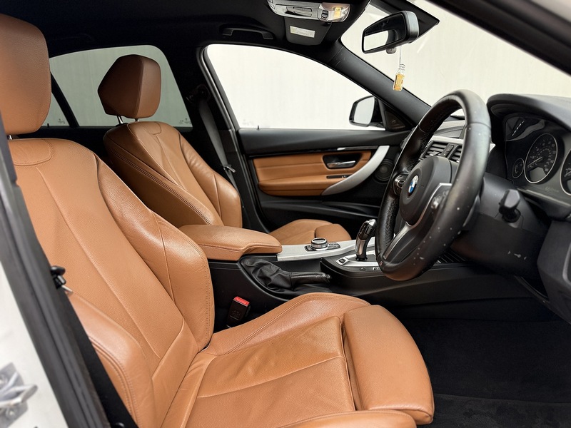 BMW 3 Series 330e M Sport - U128