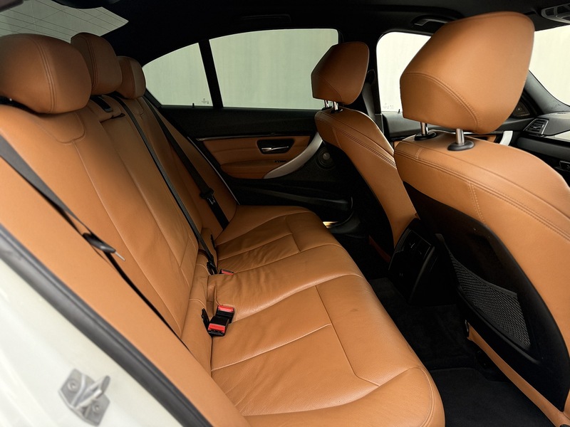 BMW 3 Series 330e M Sport - U128