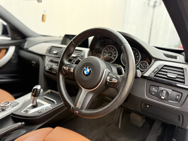 BMW 3 Series 330e M Sport - U128