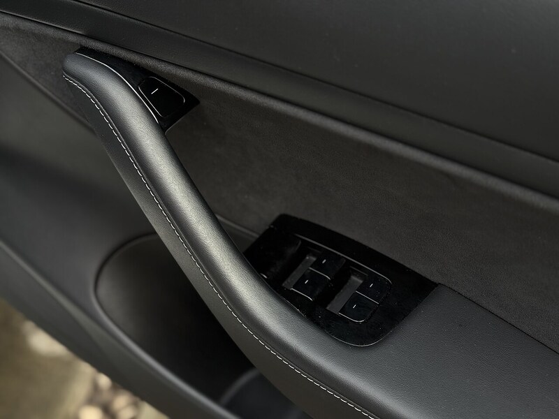 Tesla Model 3 (Dual Motor) Long Range Saloon 4dr Electric Auto 4WDE (346 ps) - U133